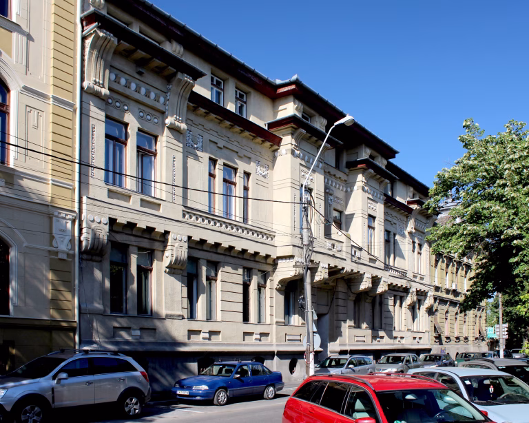 Pompierii intervin la Spitalul CFR din Constanța din cauza fumului