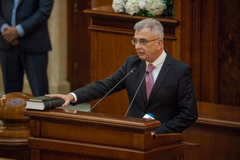 AUR cere TVA de 19% pentru a negocia cu PSD