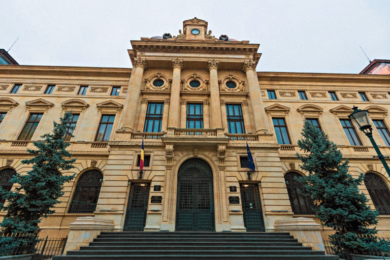 Rezervele valutare ale BNR cresc la 64,86 miliarde euro