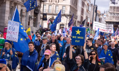 Premierul britanic pune revenirea în UE pe masă