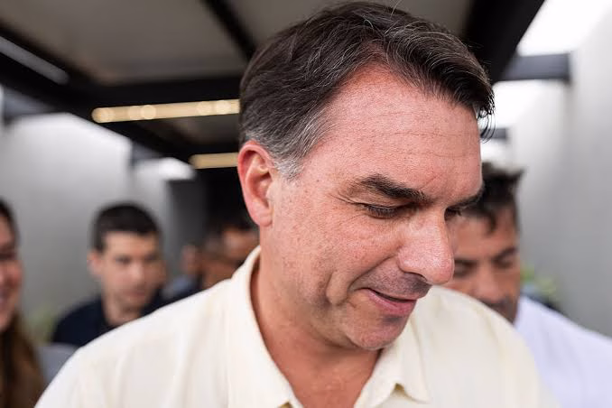 Flávio Bolsonaro a ajuns în SUA pe o rută ocolitoare