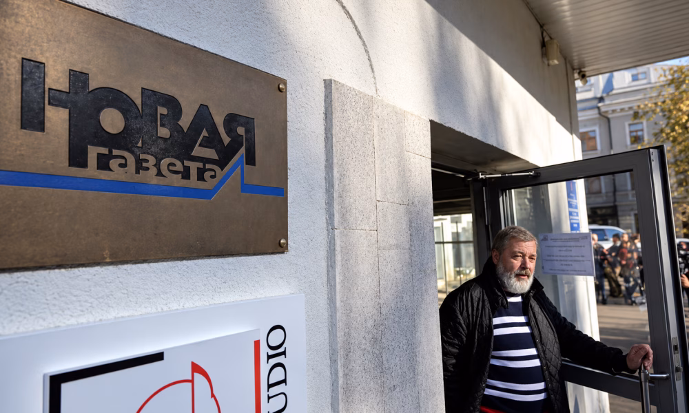 Novaia Gazeta își încetează activitatea după presiuni