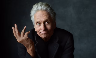 Michael Douglas își spune povestea într-o carte