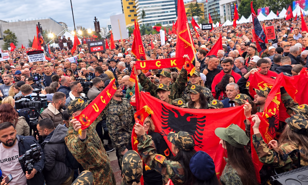 Protestatarii din Tirana cer demisia lui Edi Rama
