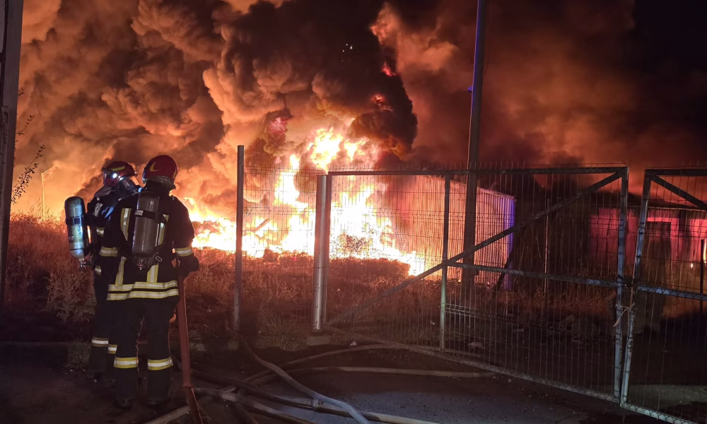 Incendiu puternic la stația de deșeuri din Șura Mică