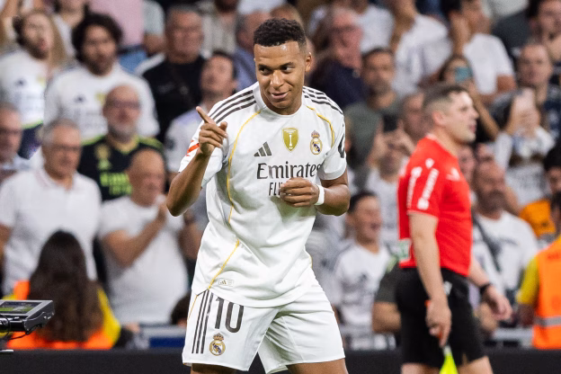 Firme chineze rup contractele cu Mbappé, care își cere scuze