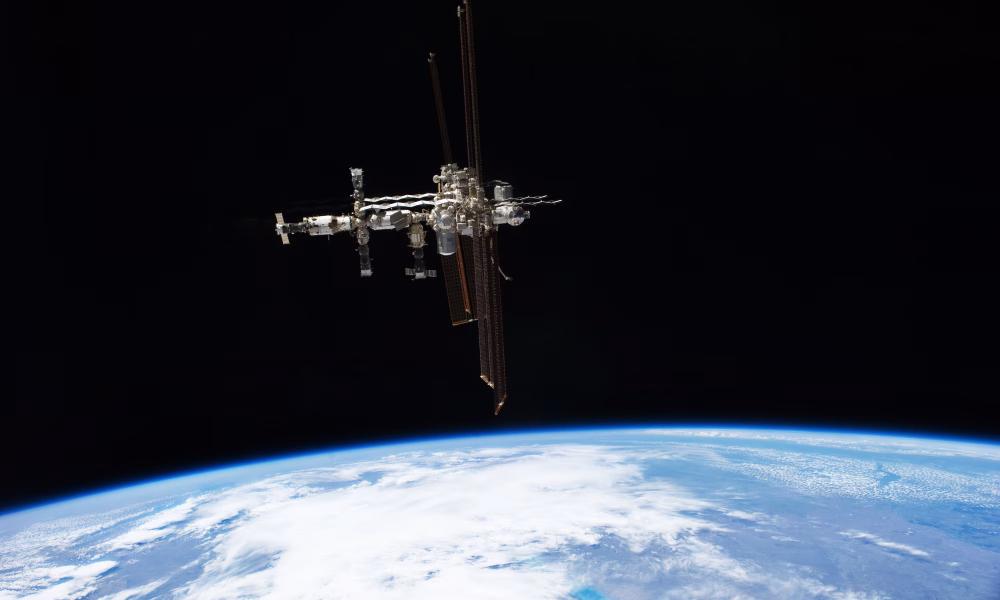 Stagiara NASA dezvoltă instrumente pentru deorbitarea ISS