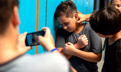 Adolescenții din România, cei mai afectați de bullying-ul online